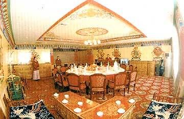 Sun Island Hotel Lhasa Exterior photo